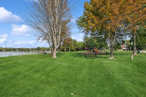 Tiny photo for 18124 W Avon Court, Grayslake, IL 60030 (MLS # 12476624)