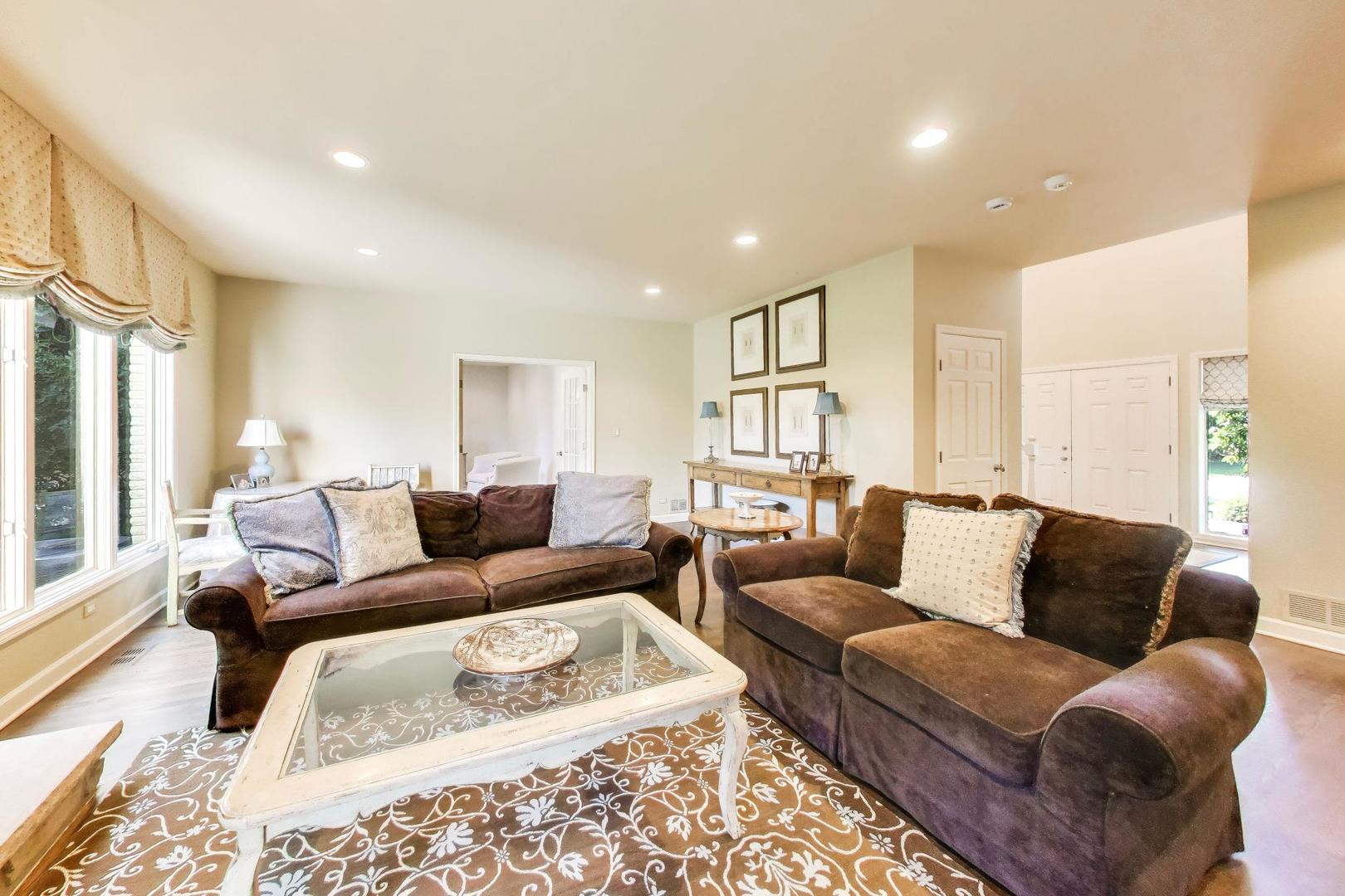 2136 Brentwood Road
