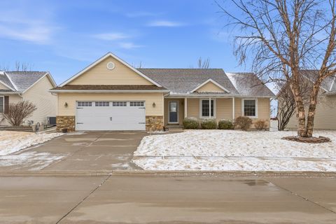 Photo of 4514 Sapphire Lane, Bettendorf, IA 52722 (MLS # 12568666)
