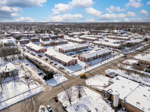 Tiny photo for 703 E Fullerton Avenue #107, Glendale Heights, IL 60139 (MLS # 12529974)