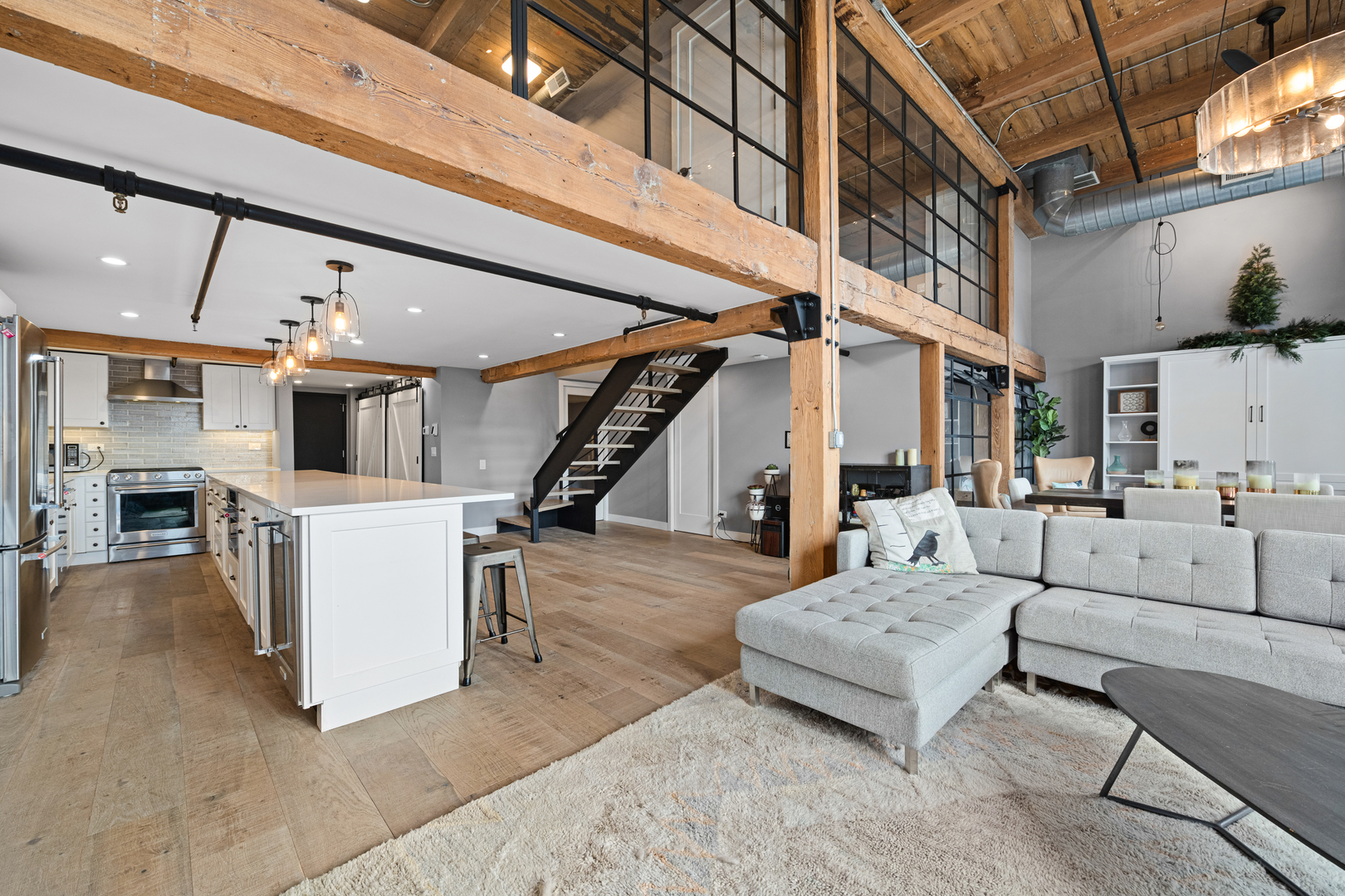 1000 W Washington Boulevard 538-539