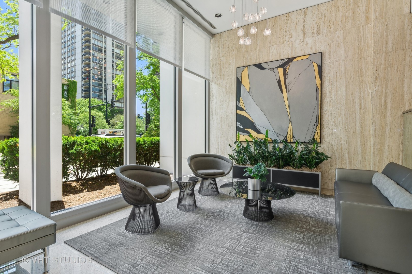 88 W Schiller Street 404L
