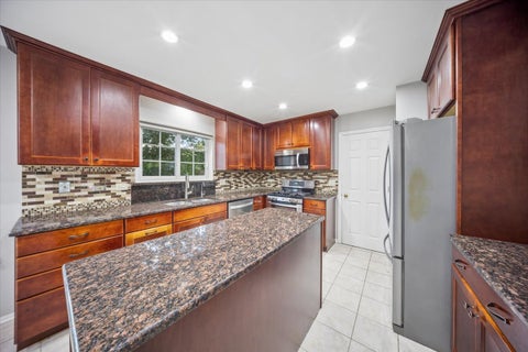 Tiny photo for 18073 W Stockton Court, Gurnee, IL 60031 (MLS # 12779013)