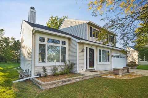 Tiny photo for 18073 W Stockton Court, Gurnee, IL 60031 (MLS # 12779013)
