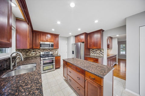 Tiny photo for 18073 W Stockton Court, Gurnee, IL 60031 (MLS # 12779013)