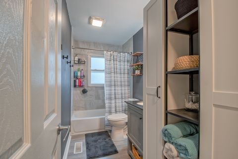 Tiny photo for 220 Falcon Ridge Way, Bolingbrook, IL 60440 (MLS # 12476905)