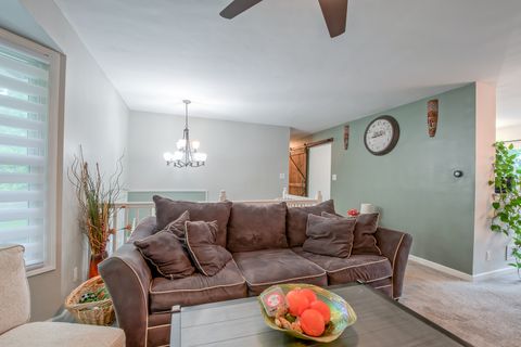 Tiny photo for 220 Falcon Ridge Way, Bolingbrook, IL 60440 (MLS # 12476905)