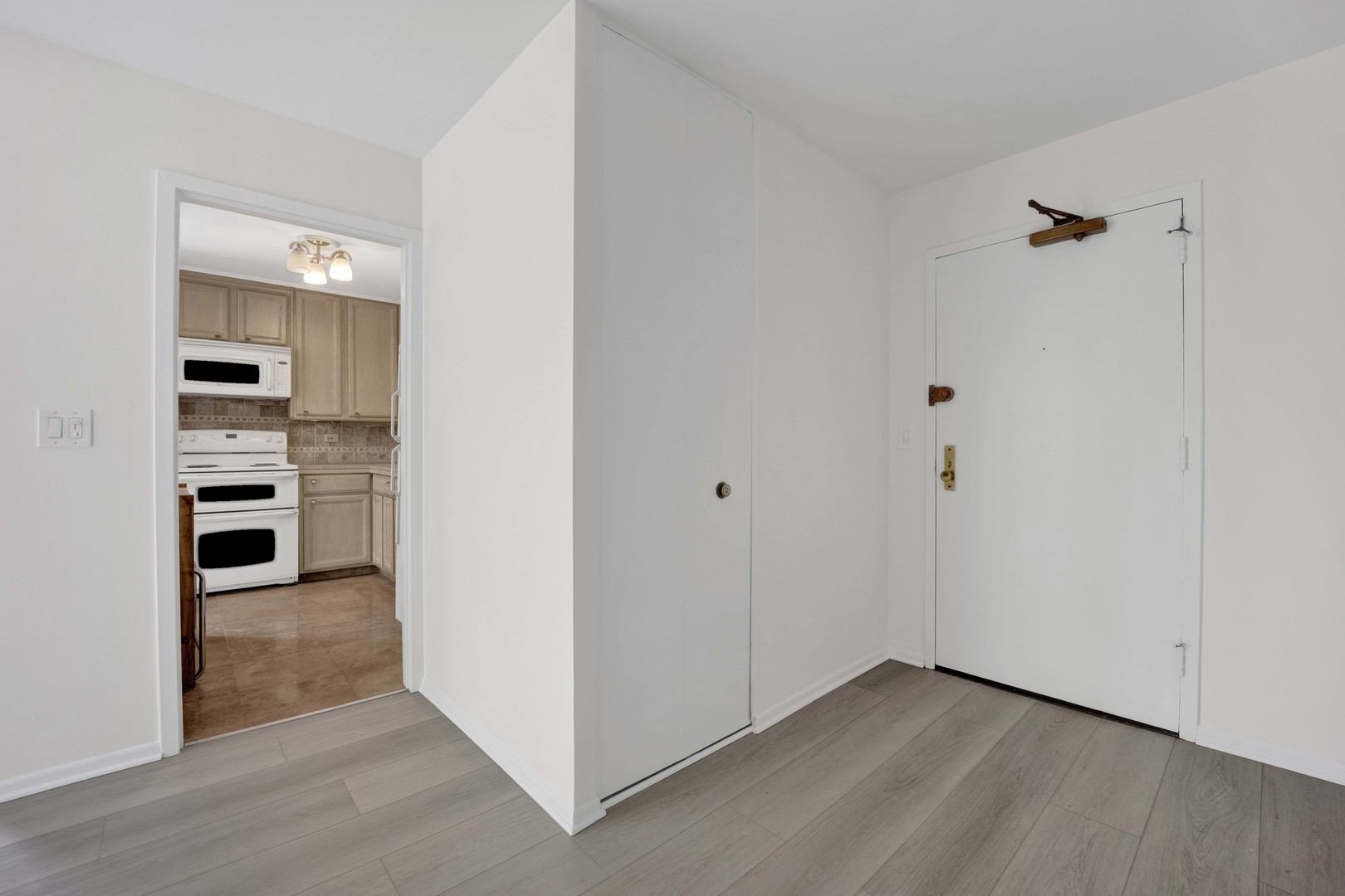 1850 N Clark Street 307