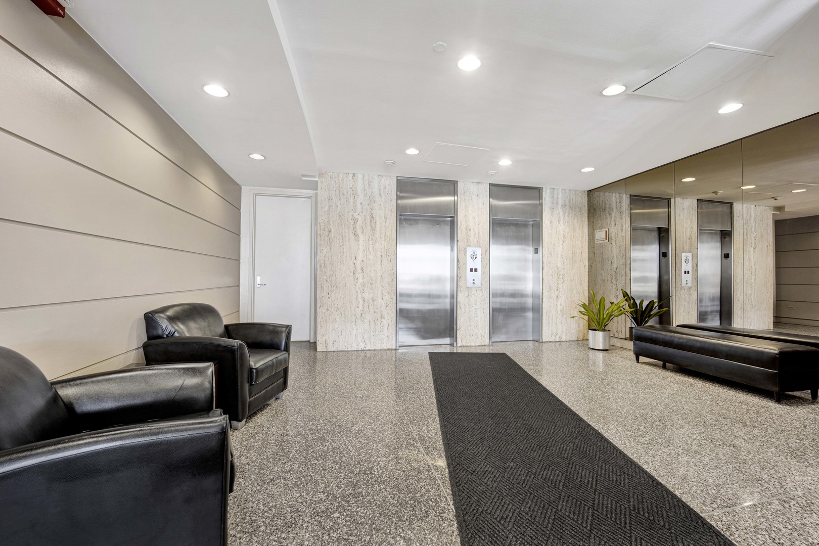 1850 N Clark Street 307