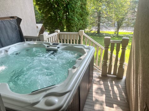 Tiny photo for 610 Grant Court, Burr Ridge, IL 60527 (MLS # 12702919)