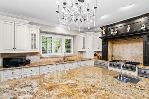 Tiny photo for 610 Grant Court, Burr Ridge, IL 60527 (MLS # 12702919)