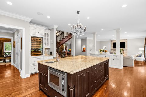 Tiny photo for 610 Grant Court, Burr Ridge, IL 60527 (MLS # 12702919)