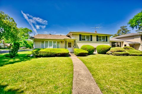 Tiny photo for 4454 Concord Lane, Skokie, IL 60076 (MLS # 12401915)