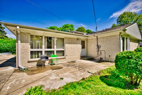 Tiny photo for 4454 Concord Lane, Skokie, IL 60076 (MLS # 12401915)
