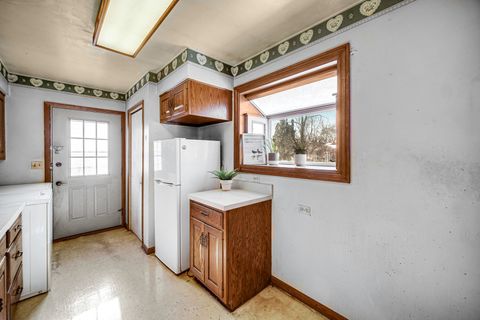 Tiny photo for 231 E Wayne Place, Wheeling, IL 60090 (MLS # 12550826)