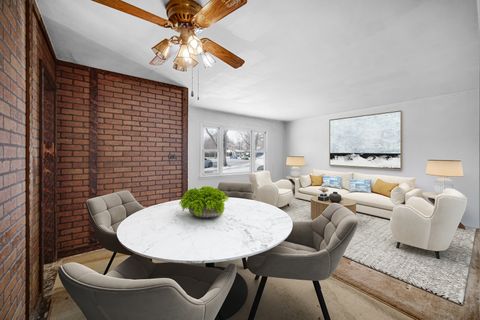 Tiny photo for 231 E Wayne Place, Wheeling, IL 60090 (MLS # 12550826)