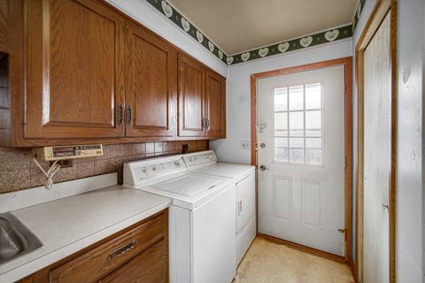 Tiny photo for 231 E Wayne Place, Wheeling, IL 60090 (MLS # 12550826)