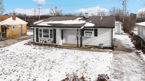 Tiny photo for 231 E Wayne Place, Wheeling, IL 60090 (MLS # 12550826)