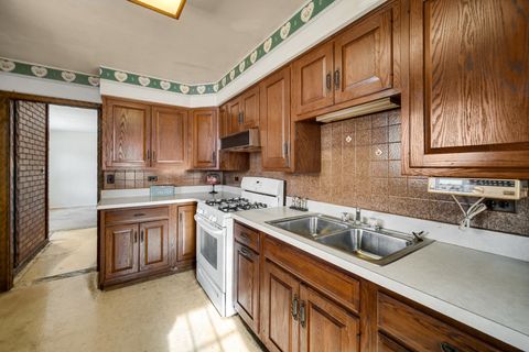 Tiny photo for 231 E Wayne Place, Wheeling, IL 60090 (MLS # 12550826)