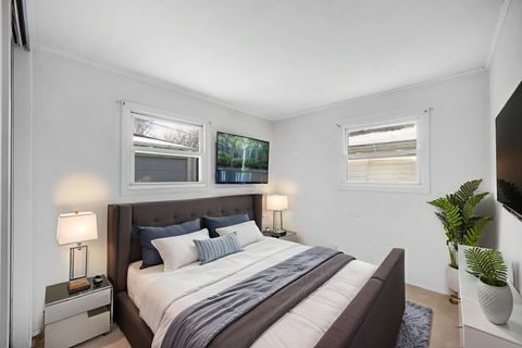 Tiny photo for 231 E Wayne Place, Wheeling, IL 60090 (MLS # 12550826)