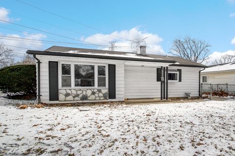 Tiny photo for 231 E Wayne Place, Wheeling, IL 60090 (MLS # 12550826)