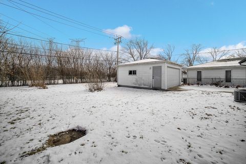 Tiny photo for 231 E Wayne Place, Wheeling, IL 60090 (MLS # 12550826)
