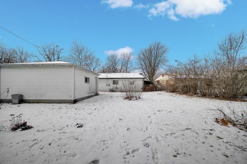 Tiny photo for 231 E Wayne Place, Wheeling, IL 60090 (MLS # 12550826)
