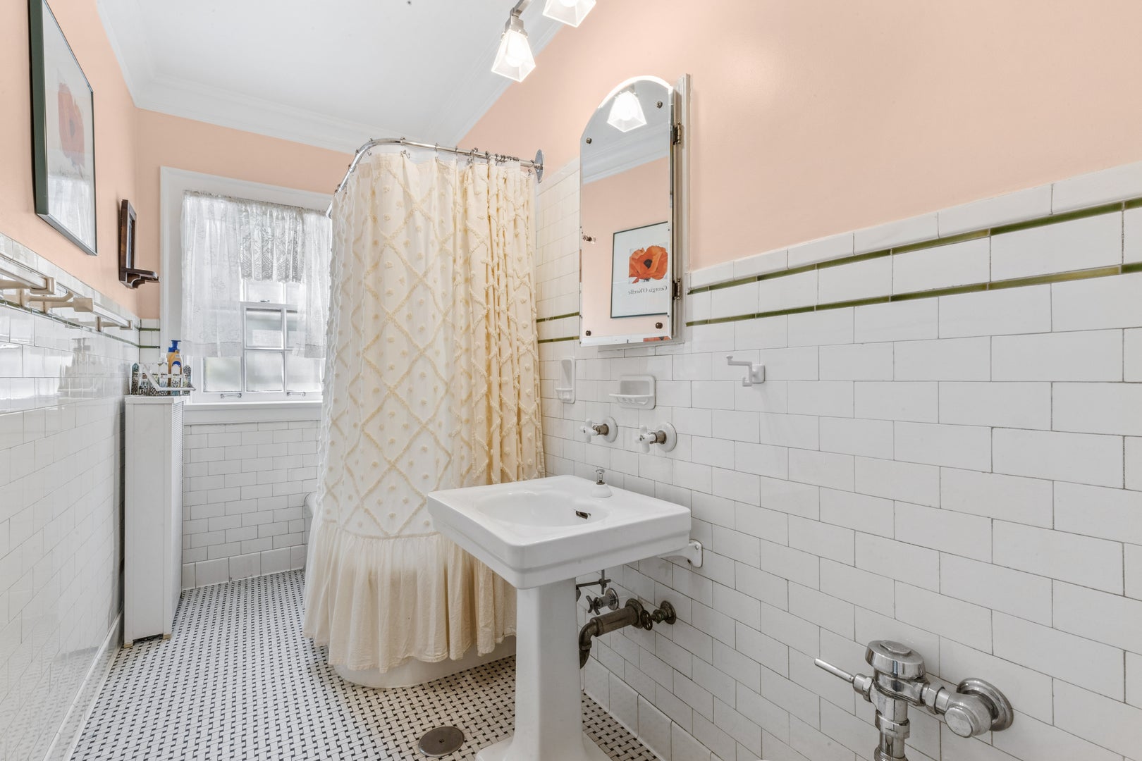 482 Sheridan Road 1