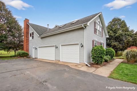 Tiny photo for 2215 Crystal Circle, Crystal Lake, IL 60012 (MLS # 12486289)