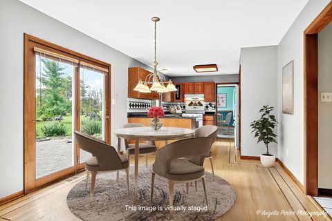 Tiny photo for 2215 Crystal Circle, Crystal Lake, IL 60012 (MLS # 12486289)