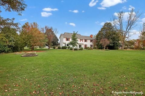 Tiny photo for 2215 Crystal Circle, Crystal Lake, IL 60012 (MLS # 12486289)