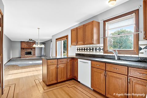 Tiny photo for 2215 Crystal Circle, Crystal Lake, IL 60012 (MLS # 12486289)