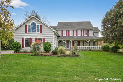 Photo of 2215 Crystal Circle, Crystal Lake, IL 60012 (MLS # 12486289)