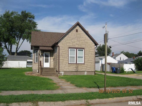 Photo of 714 Isabella Court, Clinton, IA 52732 (MLS # 12671587)