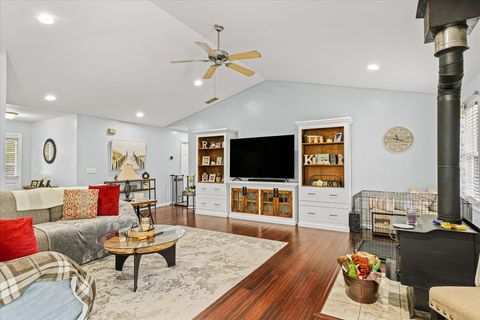 Tiny photo for 1204 Edgeview Drive, Mahomet, IL 61853 (MLS # 12440318)