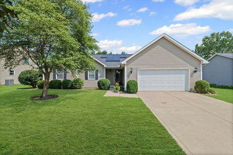 Photo of 1204 Edgeview Drive, Mahomet, IL 61853 (MLS # 12440318) Photo of 1204 Edgeview Drive, Mahomet, IL 61853 (MLS # 12440318)