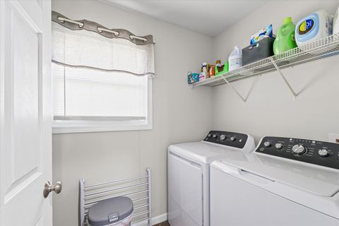 Tiny photo for 1204 Edgeview Drive, Mahomet, IL 61853 (MLS # 12440318)