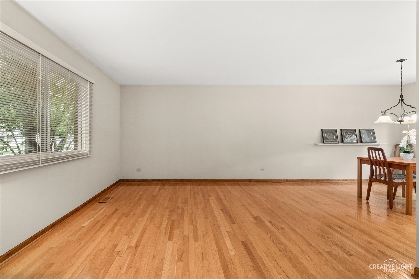 2S111 Lynn Court