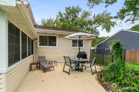Tiny photo for 2S111 Lynn Court, Warrenville, IL 60555 (MLS # 12748445)