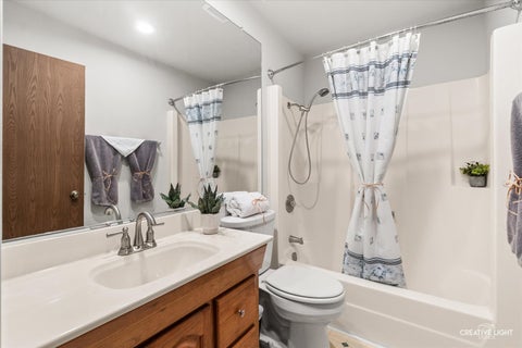 Tiny photo for 2S111 Lynn Court, Warrenville, IL 60555 (MLS # 12748445)