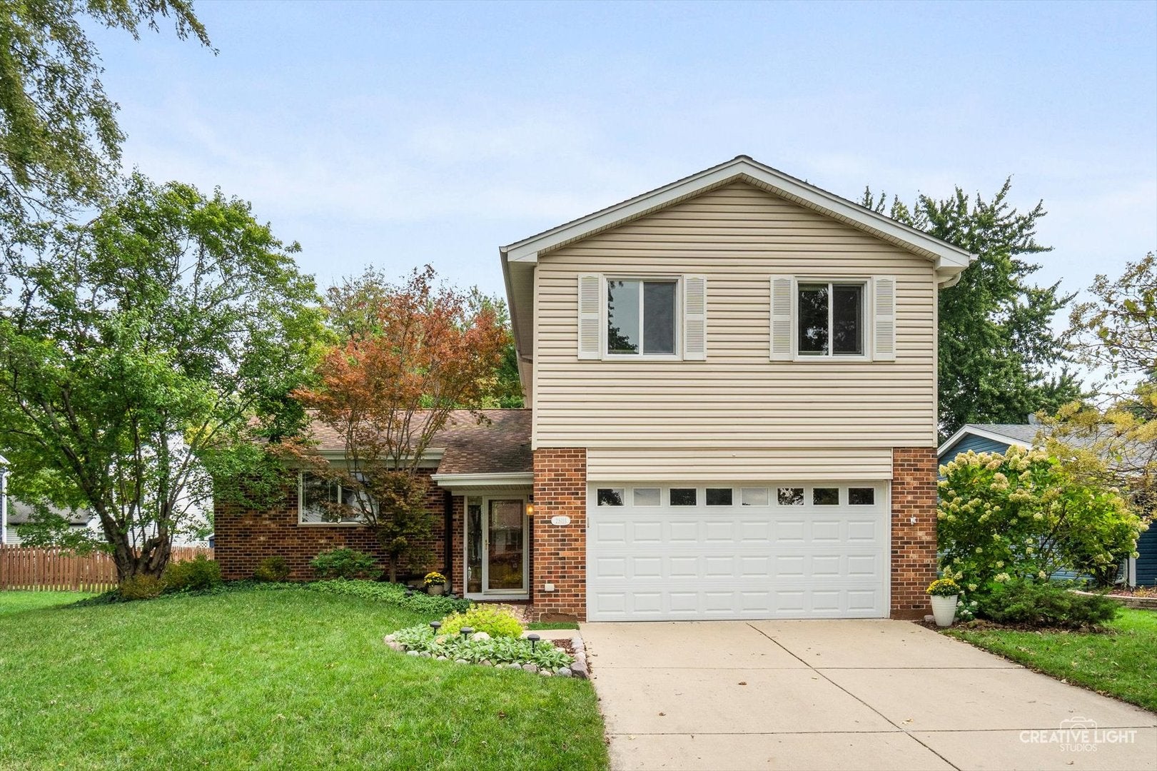 2S111 Lynn Court