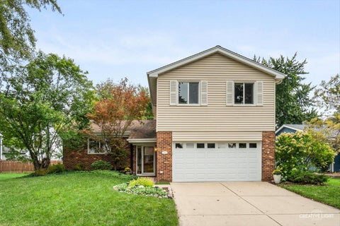Tiny photo for 2S111 Lynn Court, Warrenville, IL 60555 (MLS # 12748445)