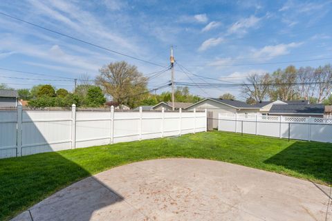 Tiny photo for 1822 Cody Street, Bettendorf, IA 52722 (MLS # 12617621)