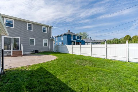 Tiny photo for 1822 Cody Street, Bettendorf, IA 52722 (MLS # 12617621)