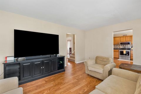 Tiny photo for 1822 Cody Street, Bettendorf, IA 52722 (MLS # 12617621)