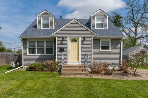 Photo of 1822 Cody Street, Bettendorf, IA 52722 (MLS # 12617621)