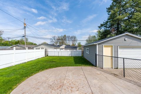 Tiny photo for 1822 Cody Street, Bettendorf, IA 52722 (MLS # 12617621)