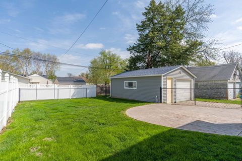 Tiny photo for 1822 Cody Street, Bettendorf, IA 52722 (MLS # 12617621)