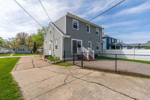 Tiny photo for 1822 Cody Street, Bettendorf, IA 52722 (MLS # 12617621)