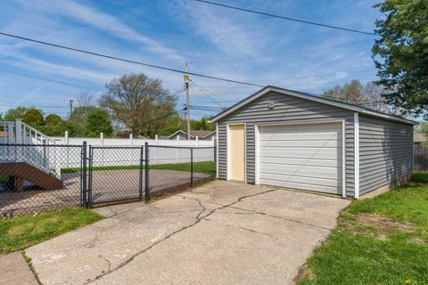 Tiny photo for 1822 Cody Street, Bettendorf, IA 52722 (MLS # 12617621)